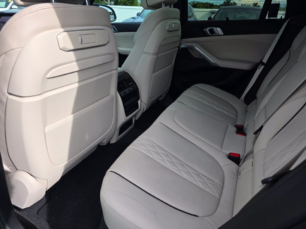 Certified 2025 BMW X6 M60i AWD/4WD image 15