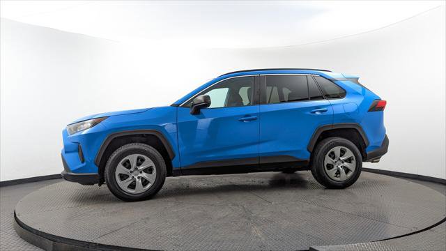Used 2019 Toyota RAV4 LE image 3