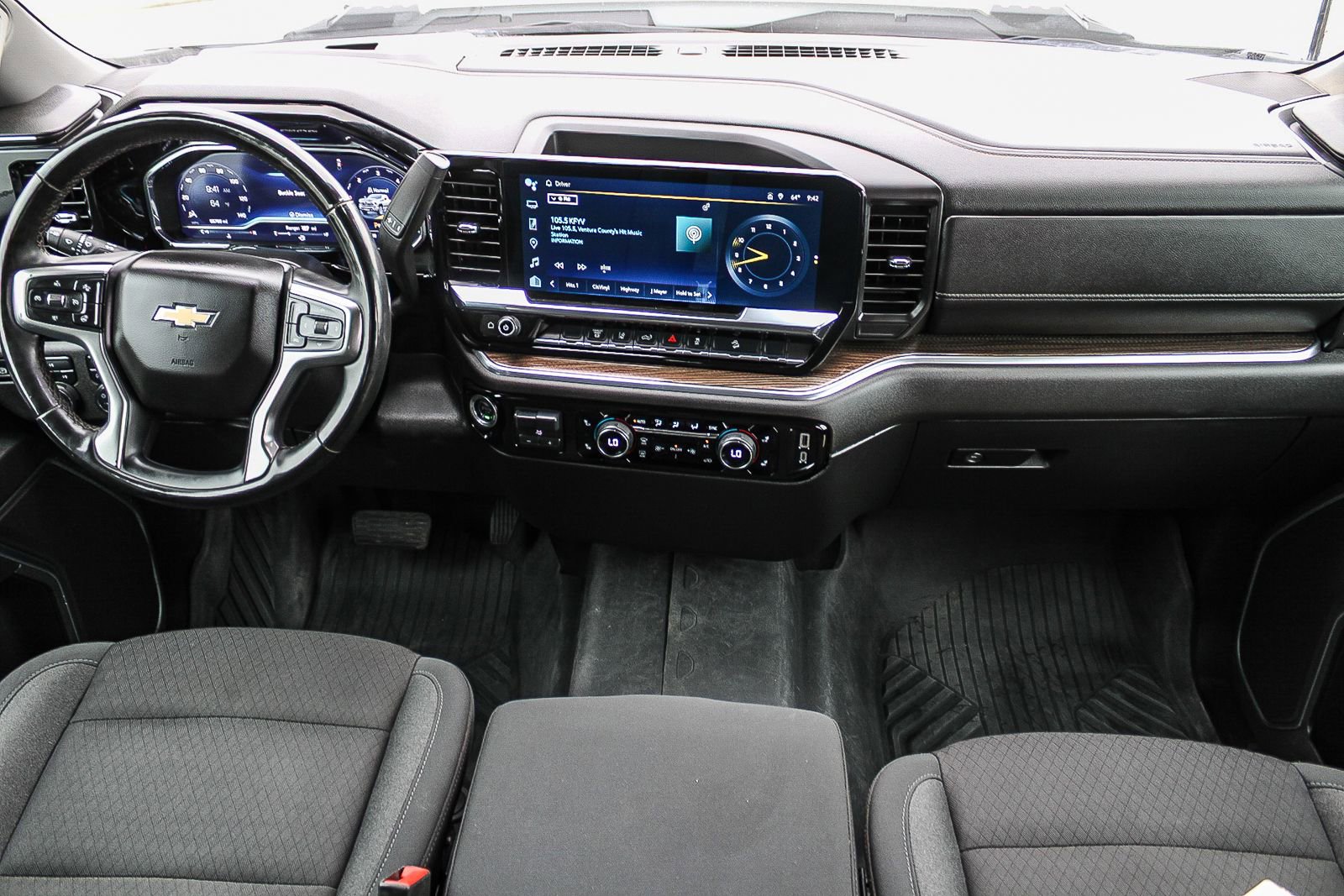 Used 2025 Chevrolet Silverado 2500 LT AWD/4WD image 11