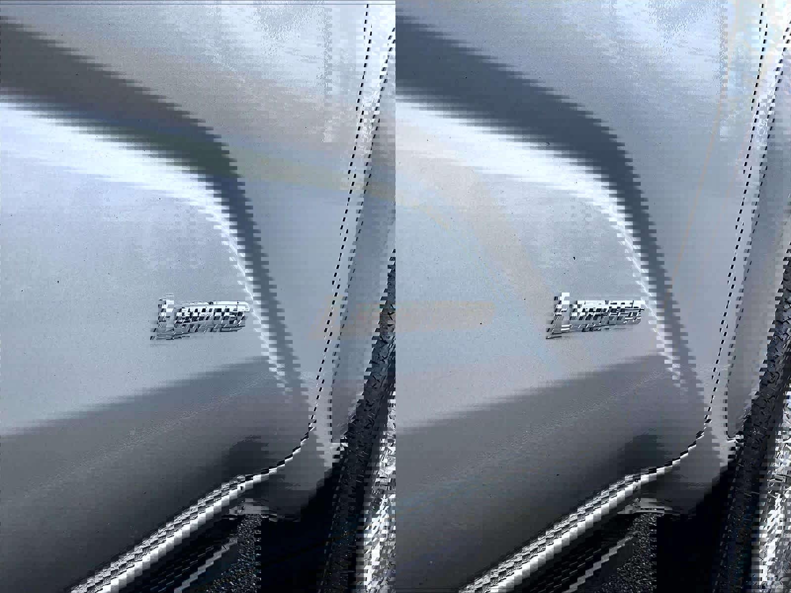 Used 2024 Toyota Tacoma Limited w/ Limited Package (LT) AWD/4WD image 29