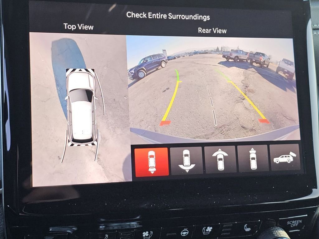 Used 2025 Jeep Grand Cherokee Limited w/ Luxury Tech Group II image 12