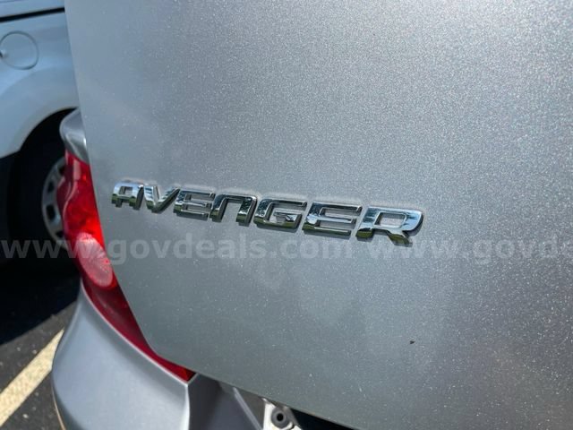 Used 2013 Dodge Avenger SE FWD image 23