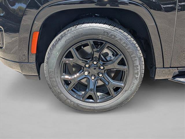 Certified 2025 Jeep Wagoneer Series II w/ Convenience Group I AWD/4WD image 25