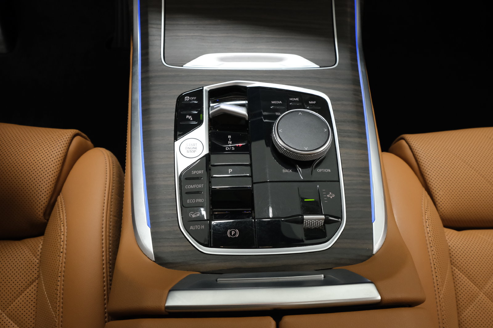 Used 2024 BMW X7 xDrive40i w/ Premium Package AWD/4WD image 23