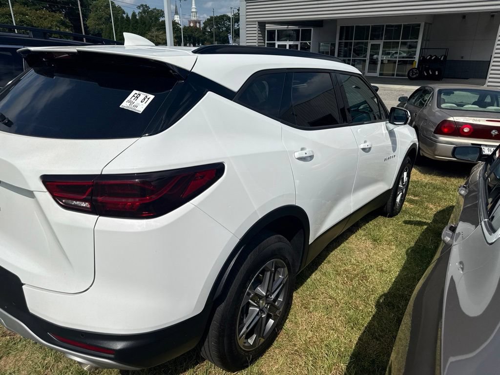 Used 2024 Chevrolet Blazer LT FWD image 5