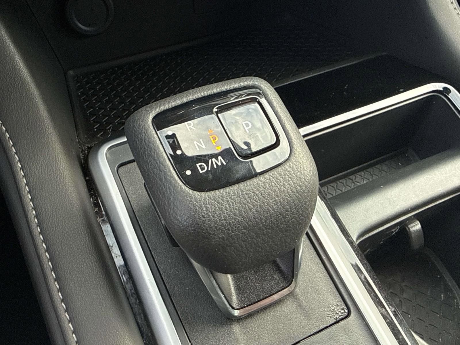 Used 2024 Nissan Pathfinder SV w/ SV Premium Package image 19