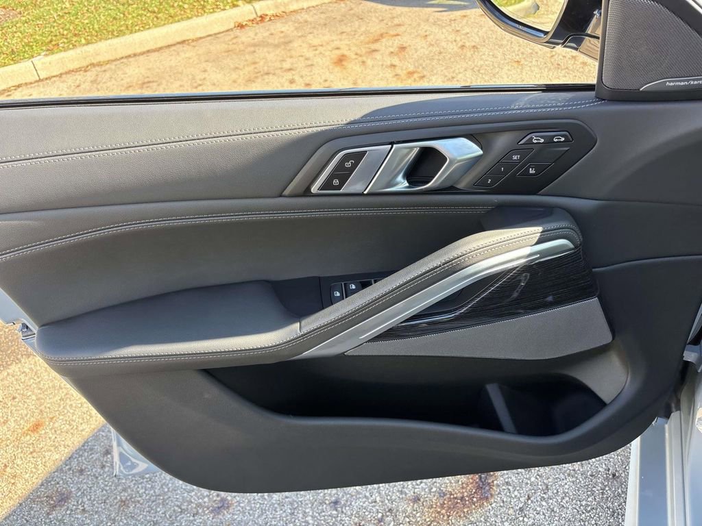 New 2026 BMW X6 xDrive40i image 11