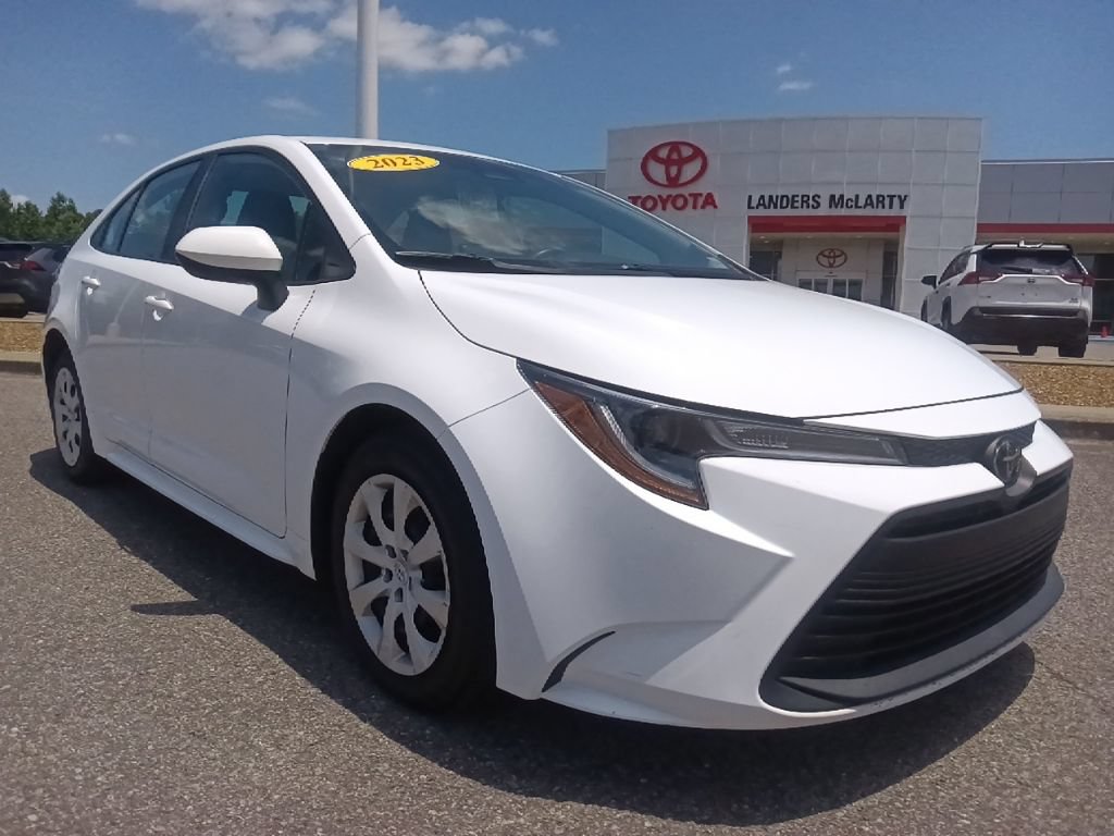 Used 2023 Toyota Corolla LE FWD image 1