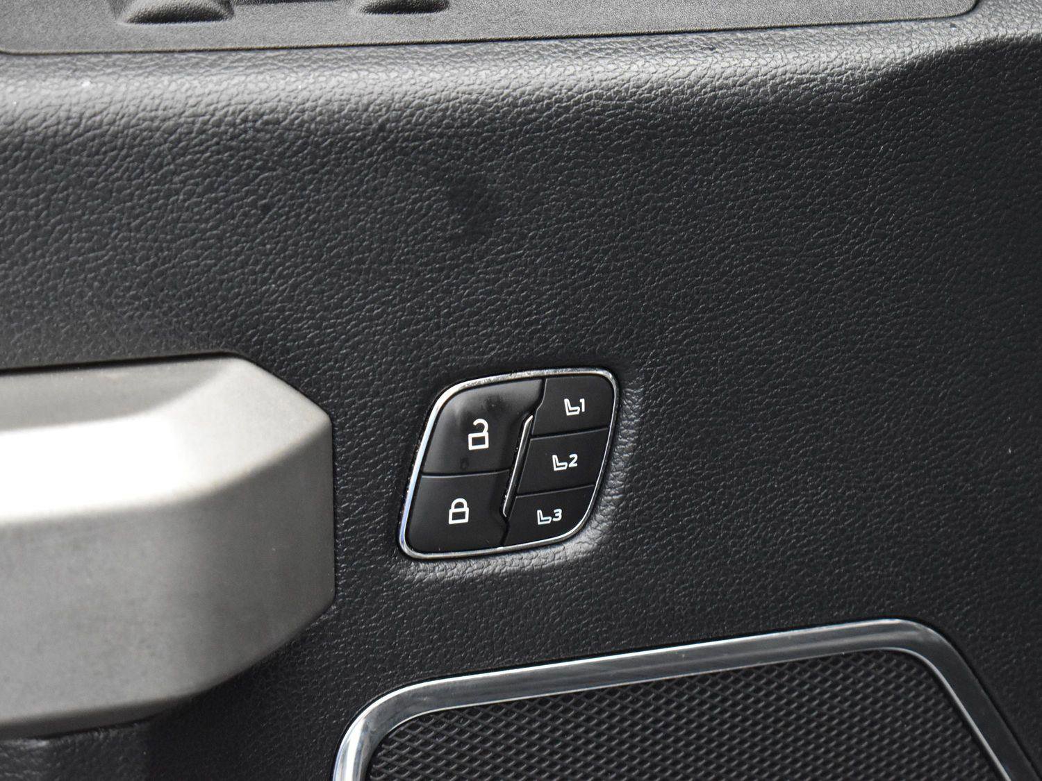 Used 2022 Ford F250 Platinum image 12