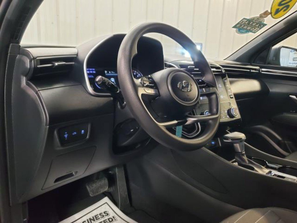 Used 2023 Hyundai Santa Cruz SE w/ Cargo Package image 11