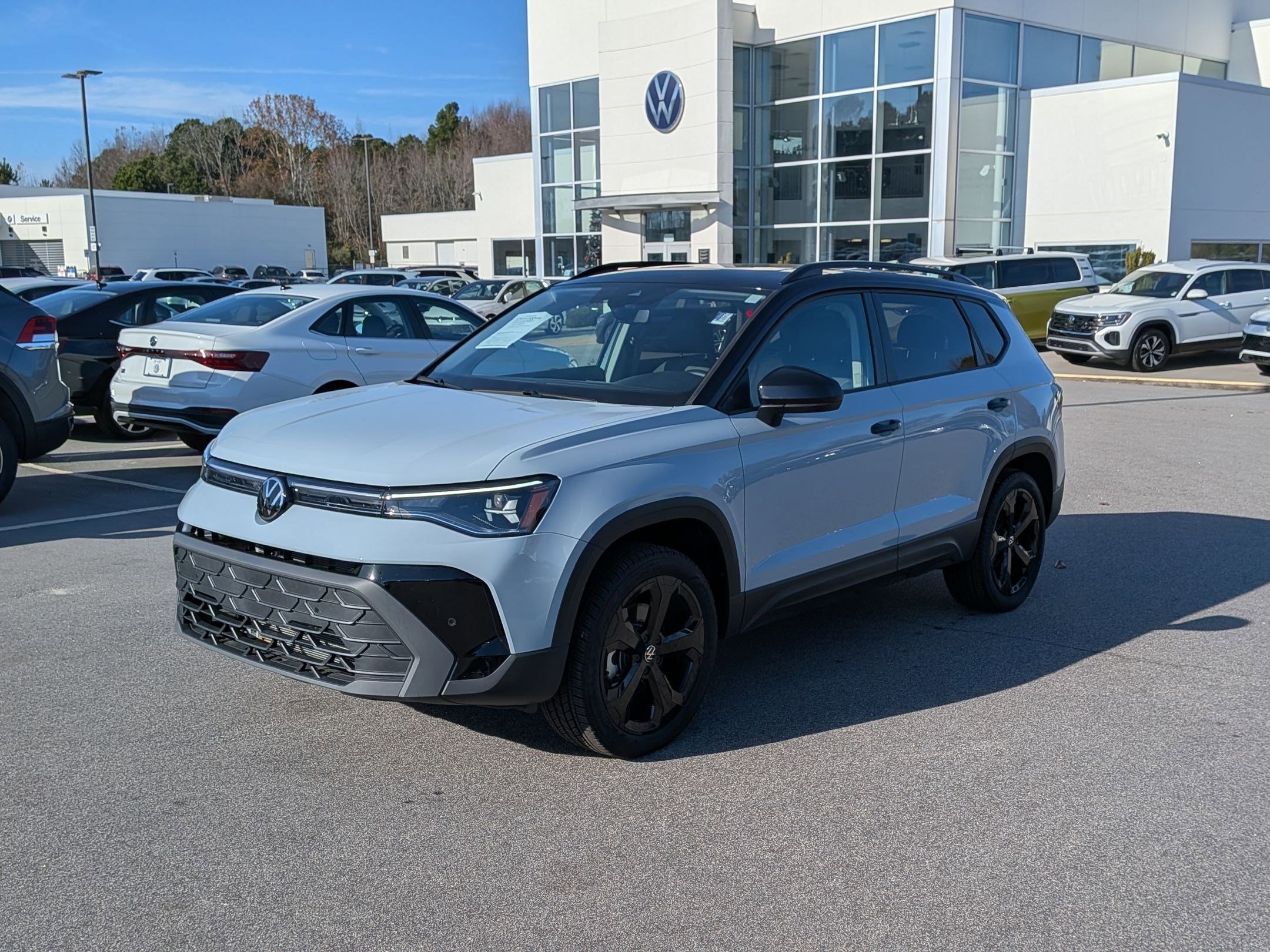 Used 2025 Volkswagen Taos SE image 7