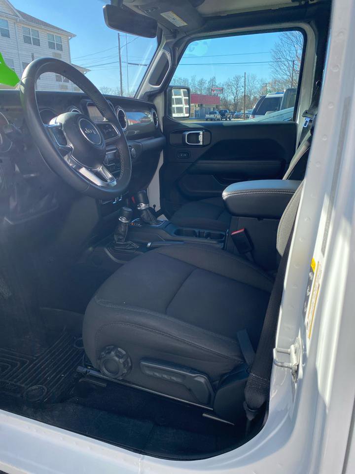 Used 2023 Jeep Gladiator Overland AWD/4WD image 5