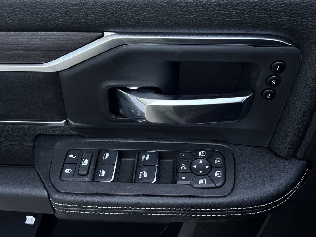 New 2026 RAM 2500 Laramie AWD/4WD image 24