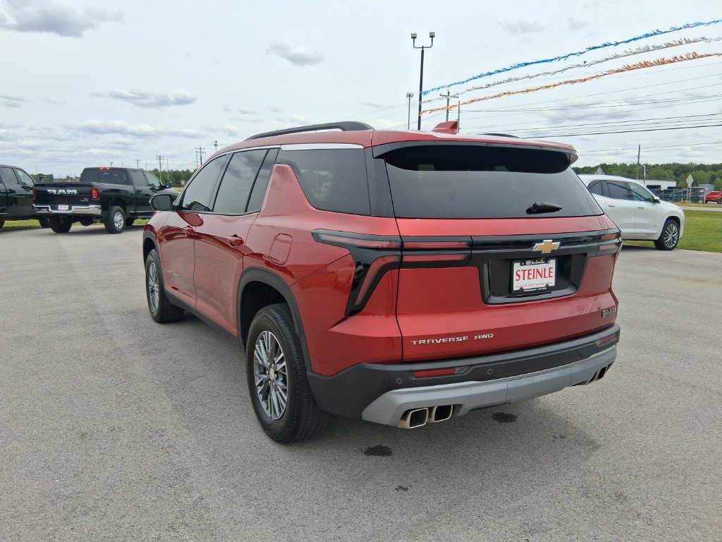 Used 2024 Chevrolet Traverse LT AWD/4WD image 9
