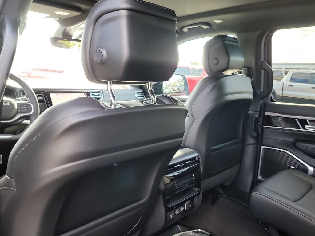 New 2026 Jeep Grand Wagoneer L 4WD w/ Premium Group I image 12