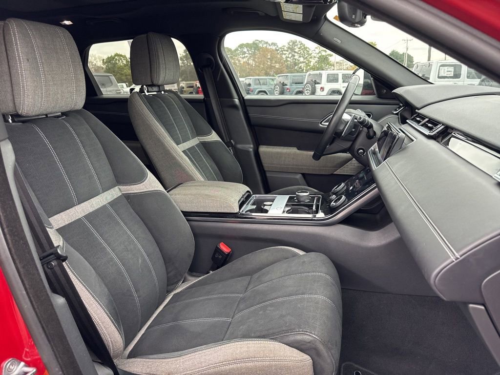 Used 2019 Land Rover Range Rover Velar R-Dynamic HSE image 28