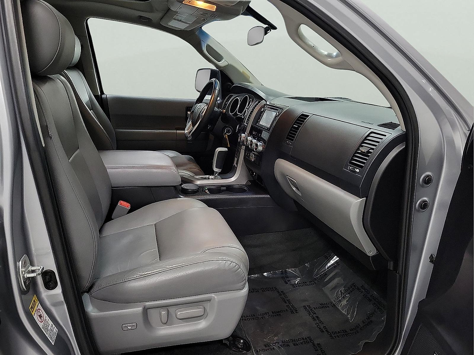 Used 2016 Toyota Sequoia Limited w/ Safety & Convenience Package AWD/4WD image 14