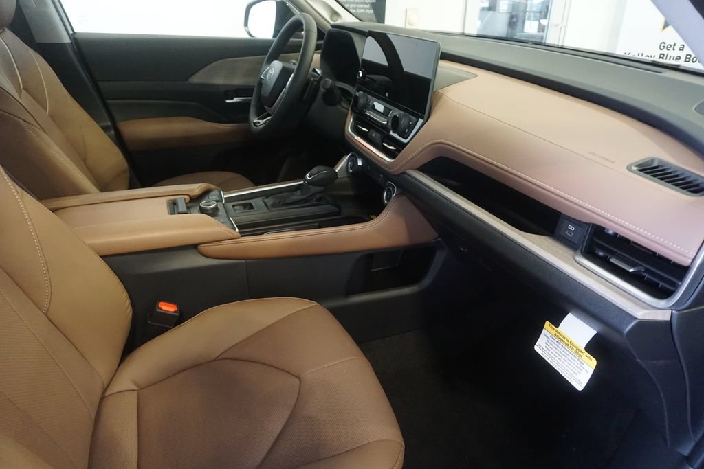 New 2026 Toyota Grand Highlander AWD image 29