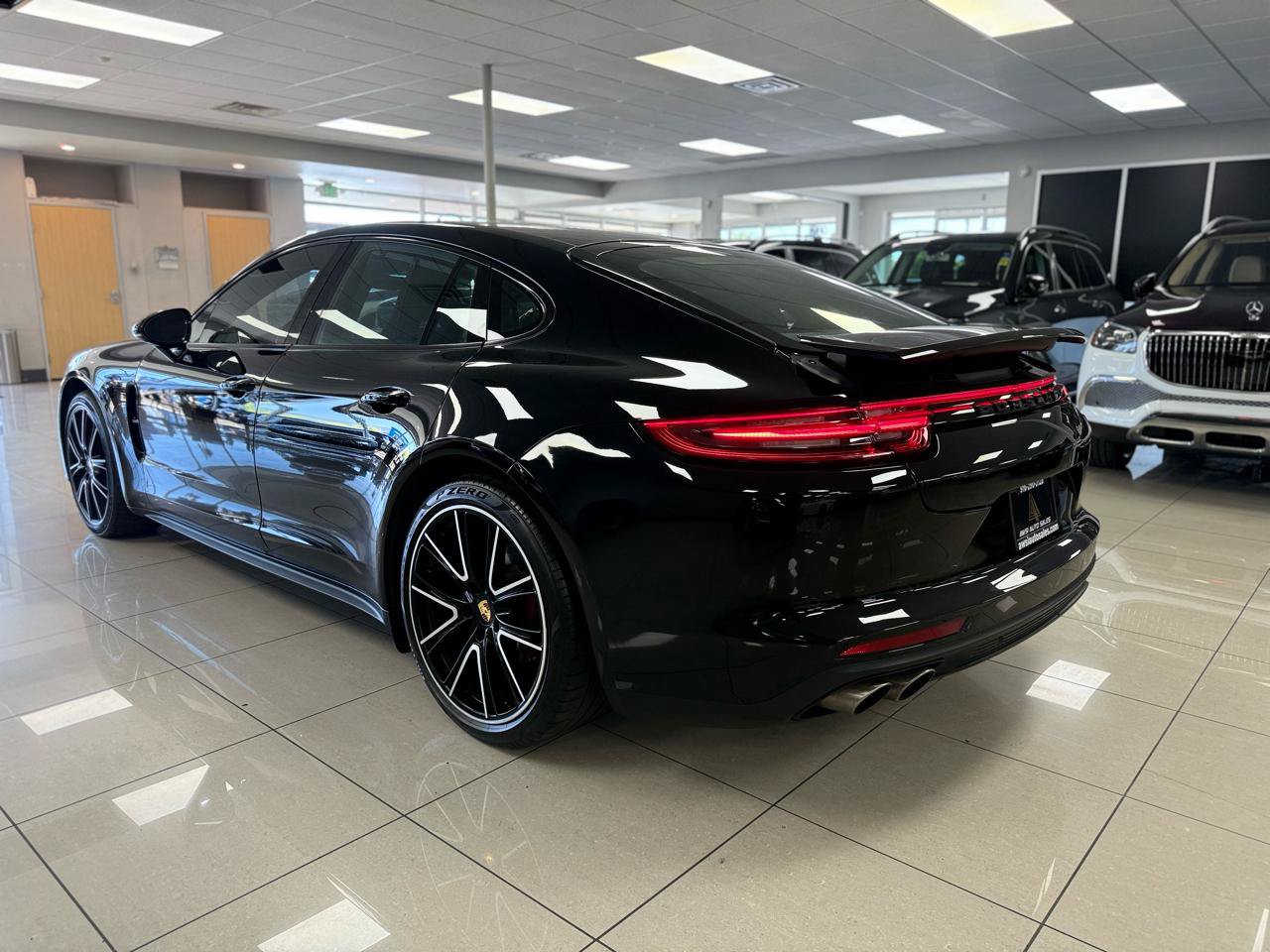 Used 2018 Porsche Panamera 4S w/ Premium Package Plus AWD/4WD image 3