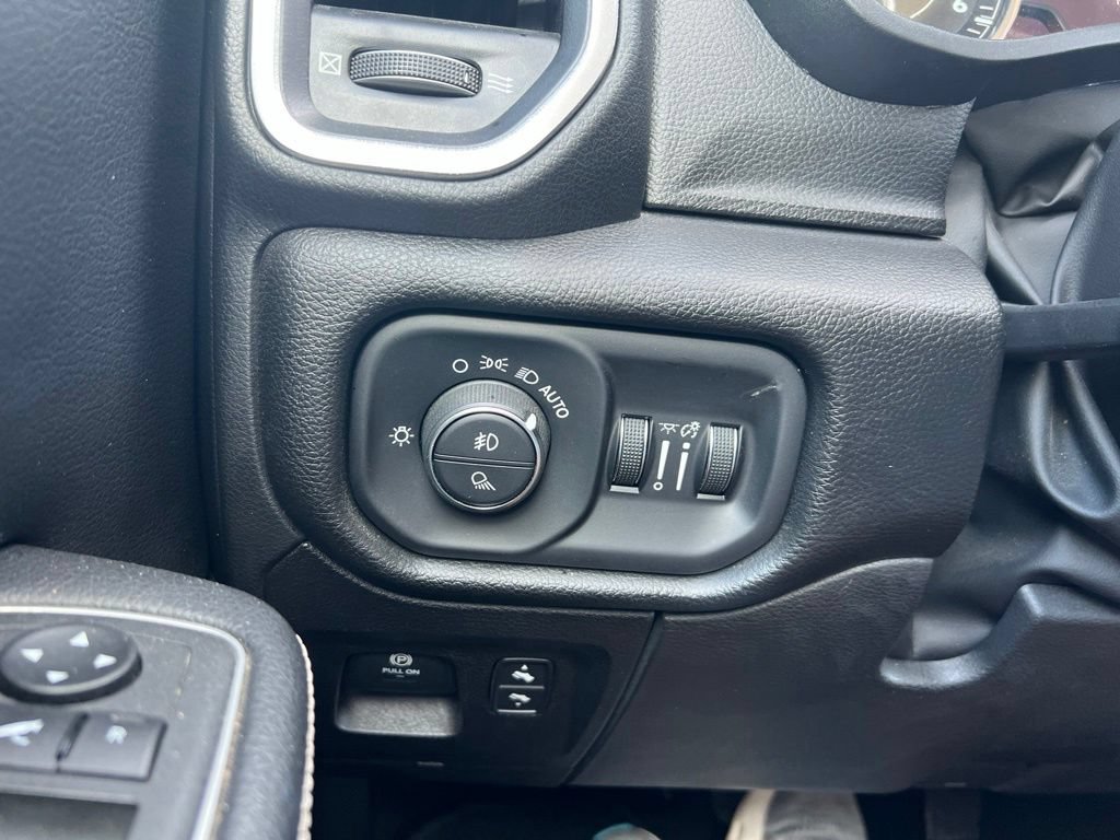Used 2022 RAM 1500 Laramie AWD/4WD image 46