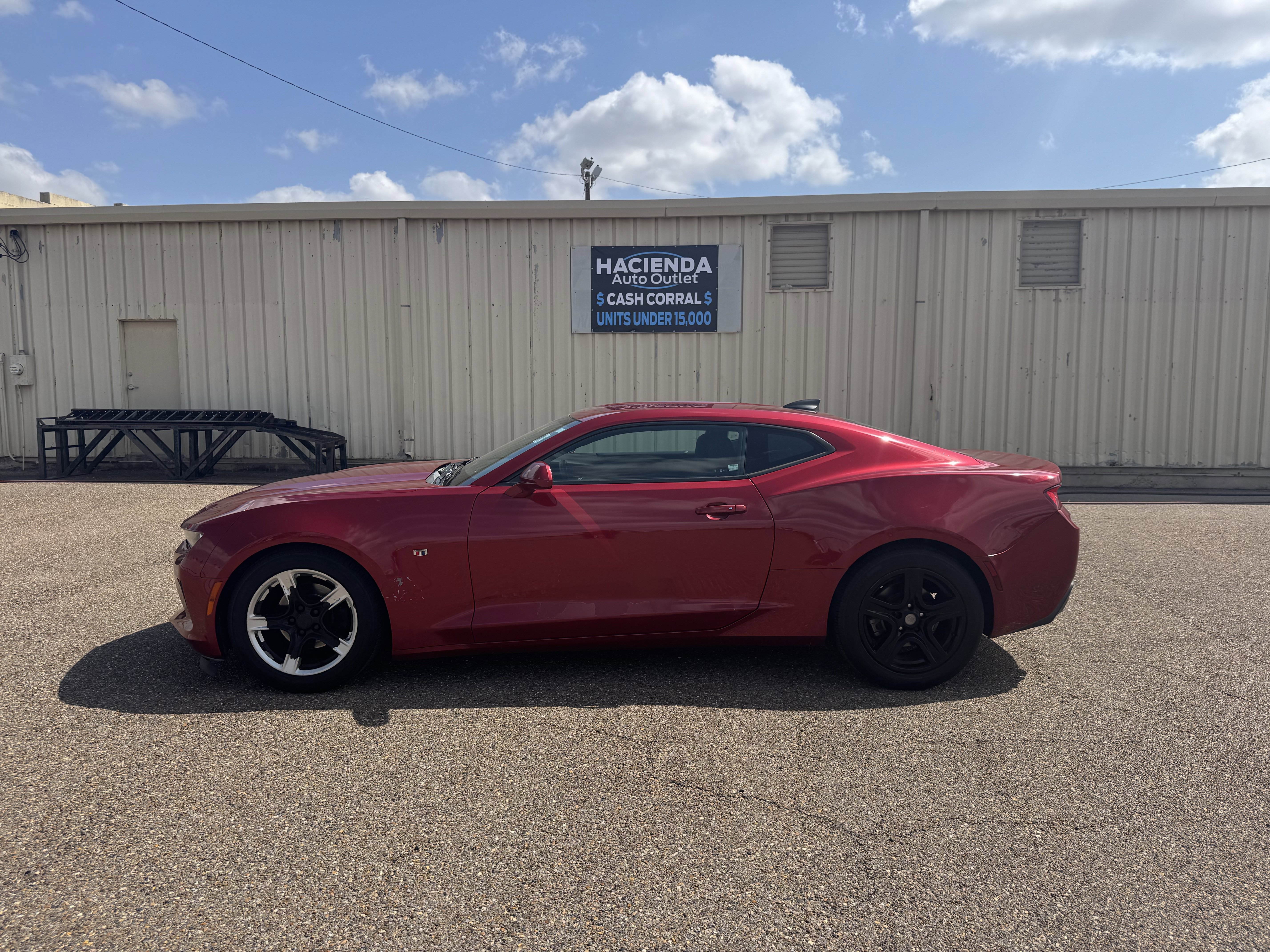 Used 2016 Chevrolet Camaro LT RWD image 2