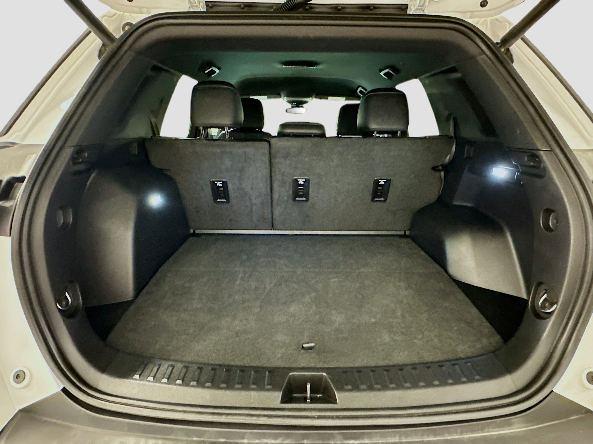 Used 2025 Chevrolet Equinox LT w/ Convenience Package II image 30