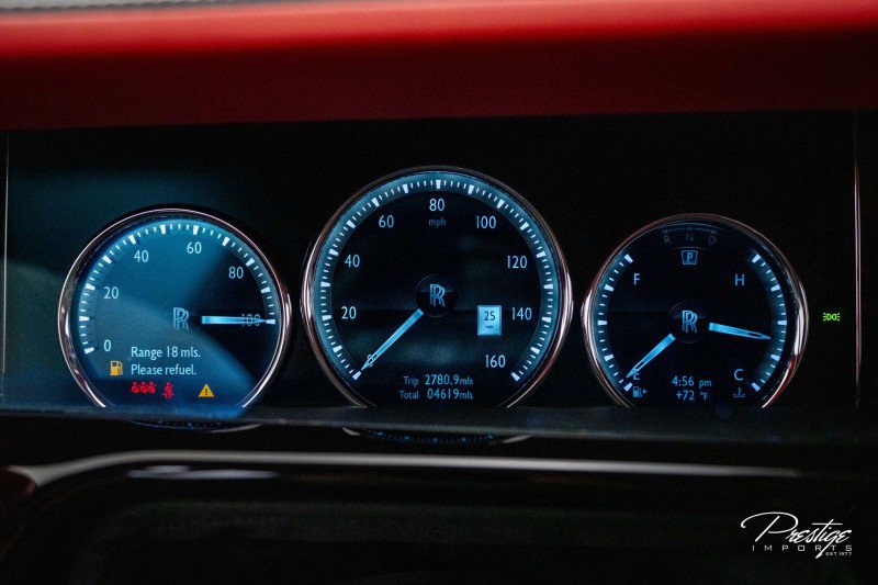 Used 2024 Rolls-Royce Phantom Sedan image 56