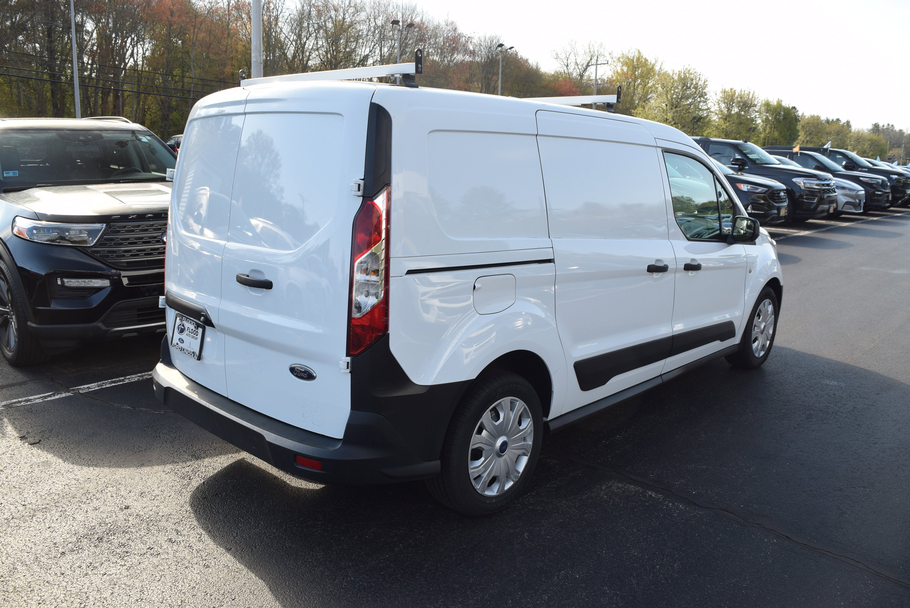 Certified 2022 Ford Transit Connect XL FWD image 4