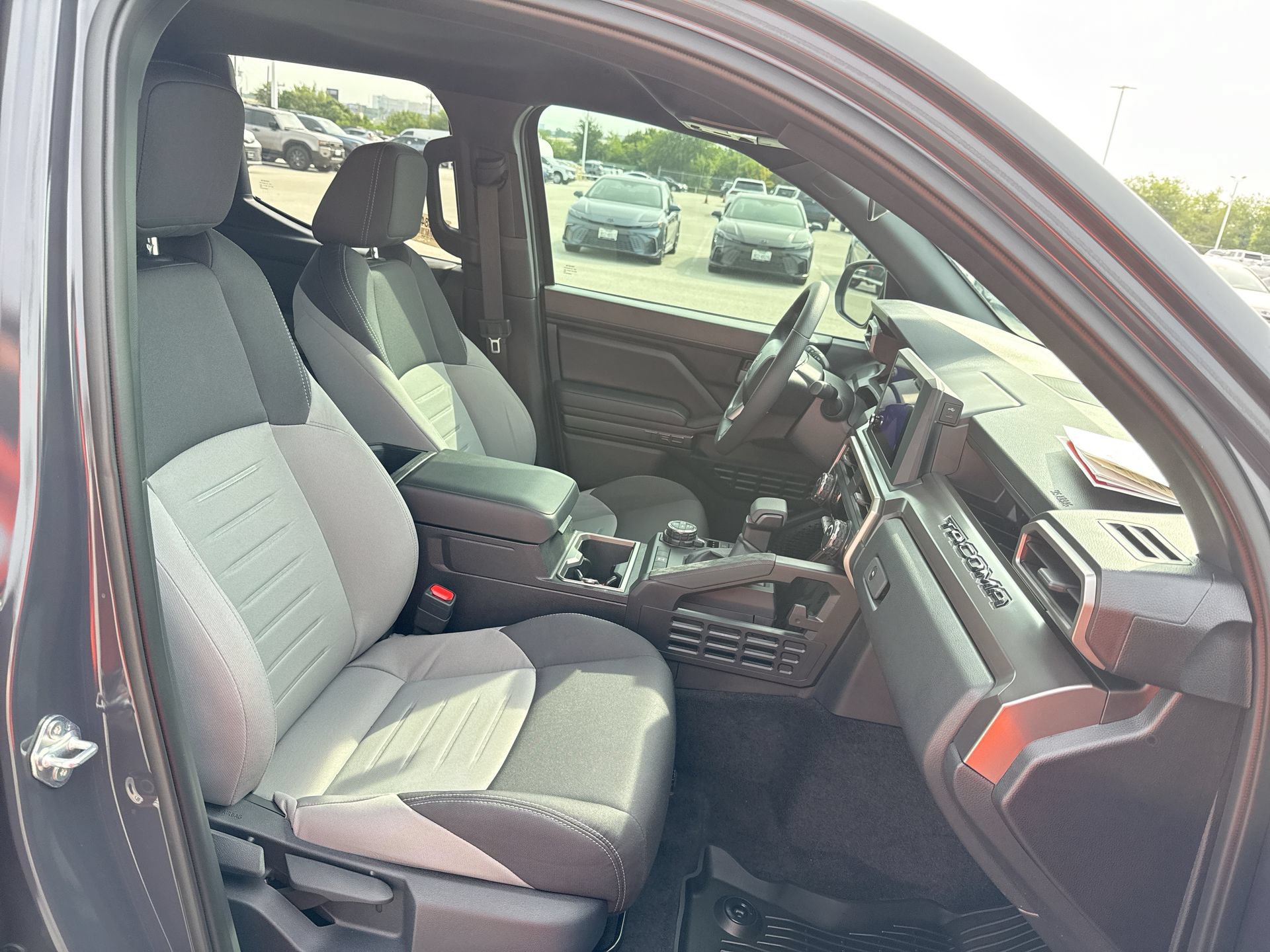 Certified 2025 Toyota Tacoma TRD Off-Road AWD/4WD image 24