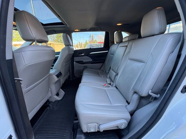 Used 2018 Toyota Highlander XLE AWD/4WD image 13