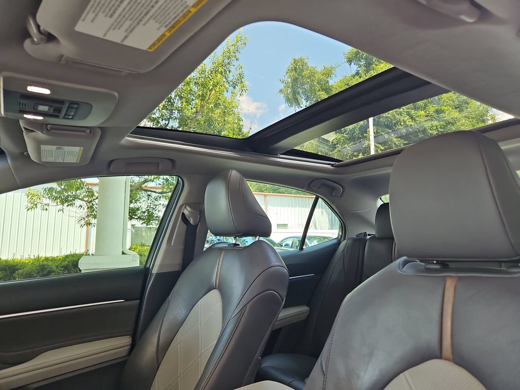 Used 2018 Toyota Camry XLE w/ Audio Package FWD image 23
