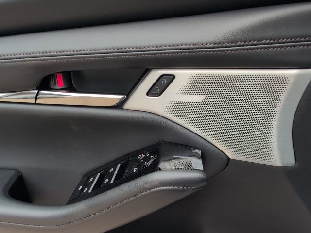 New 2026 MAZDA MAZDA3 Hatchback w/Premium Plus Pkg image 14