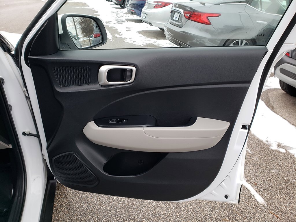 Used 2020 Hyundai Venue SEL w/ Convenience + Premium Package image 20