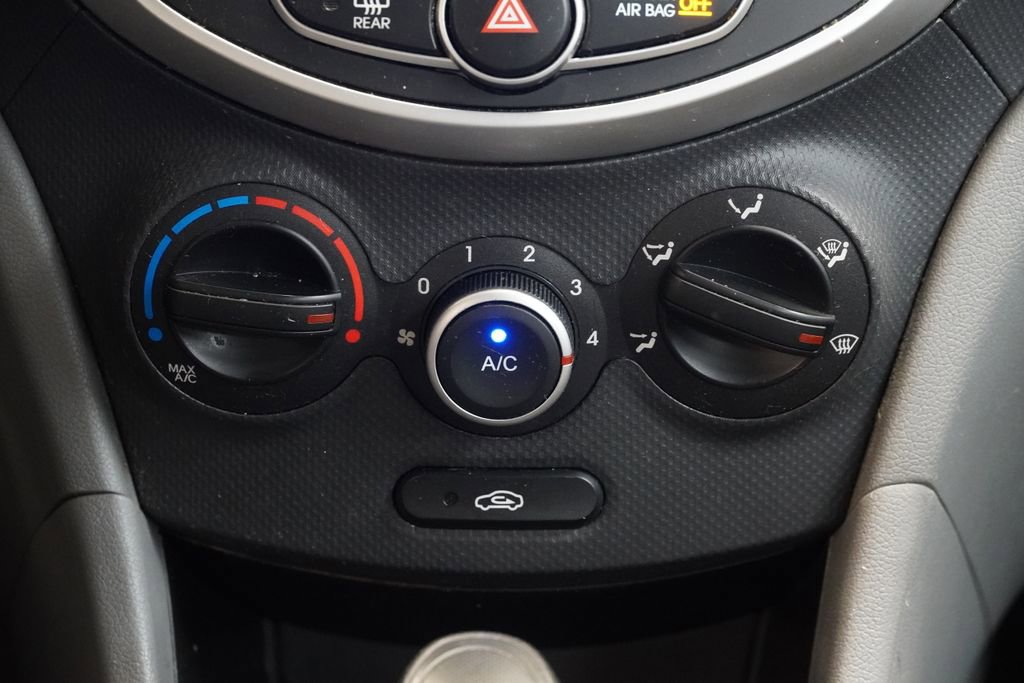 Used 2013 Hyundai Accent GLS image 19