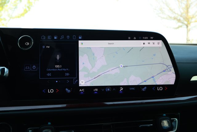 Used 2024 Chevrolet Traverse Z71 image 16