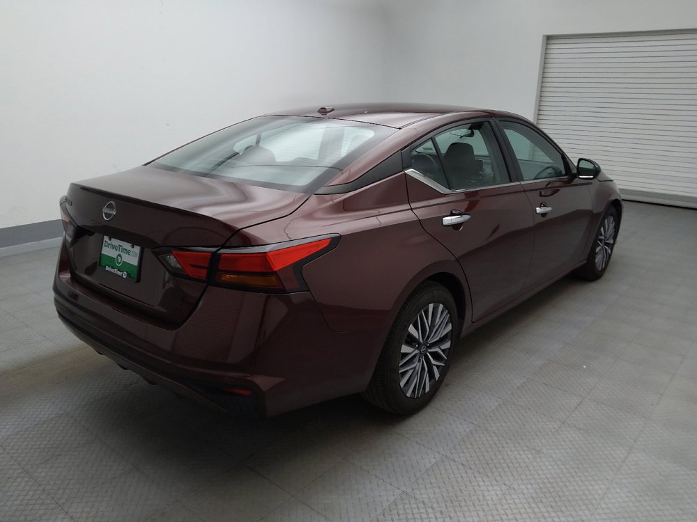Used 2025 Nissan Altima 2.5 SV FWD image 9