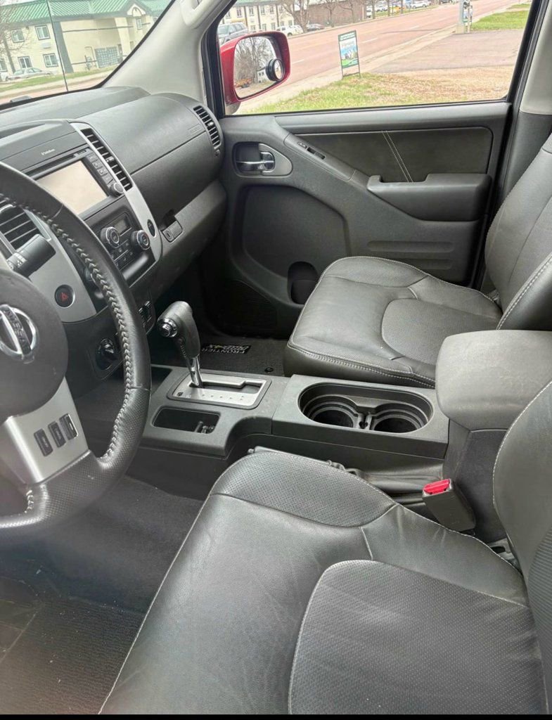 Used 2018 Nissan Frontier PRO-4X w/ Pro-4x Luxury Package image 4