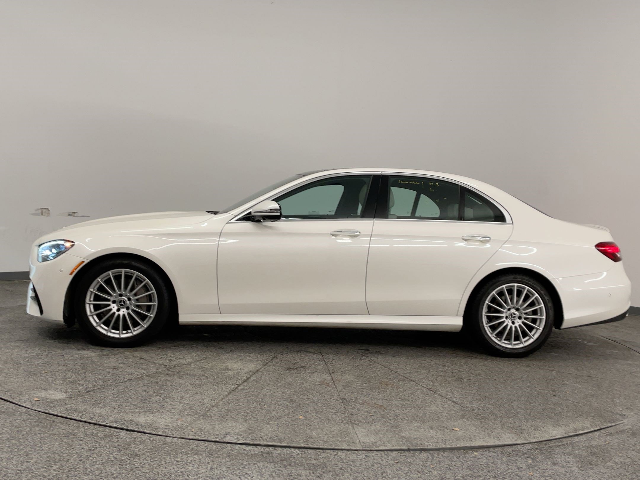 Used 2022 Mercedes-Benz E 350 Sedan image 2