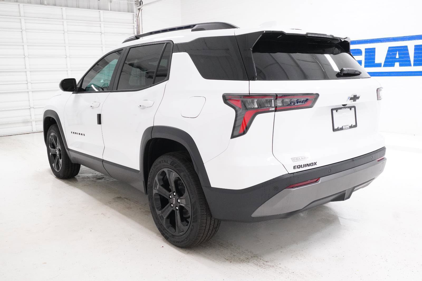 New 2026 Chevrolet Equinox LT w/ Midnight Edition image 9