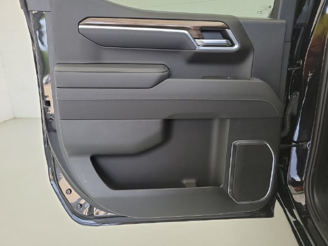 Used 2025 Chevrolet Silverado 1500 LT RWD image 13
