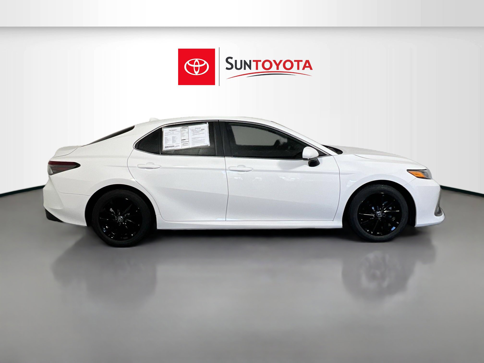 Used 2023 Toyota Camry LE image 2