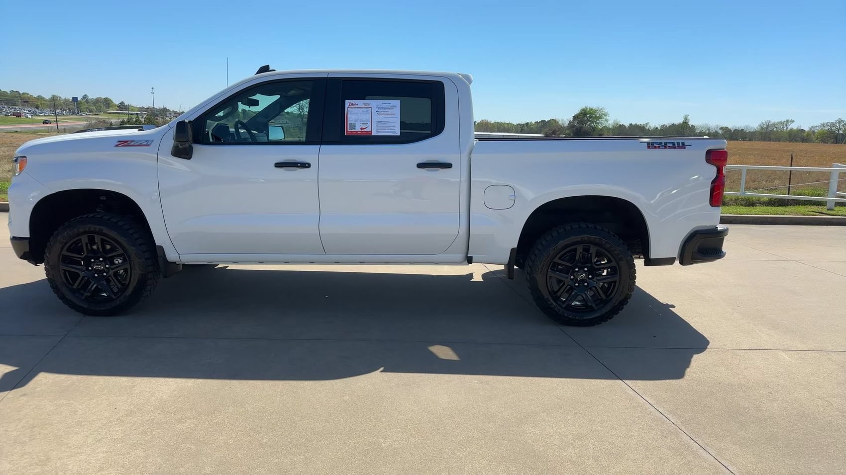Used 2026 Chevrolet Silverado 1500 LT Trail Boss w/ LT Trail Boss Premium Package AWD/4WD image 6