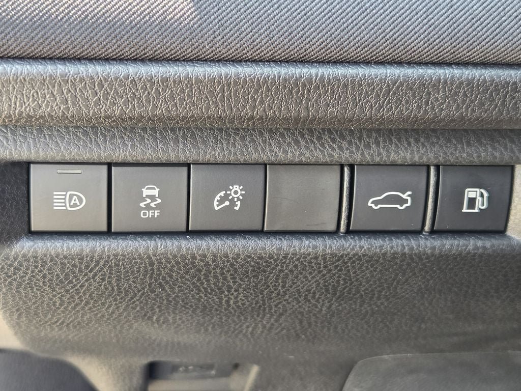 Used 2026 Toyota Camry LE w/ Convenience Package FWD image 25