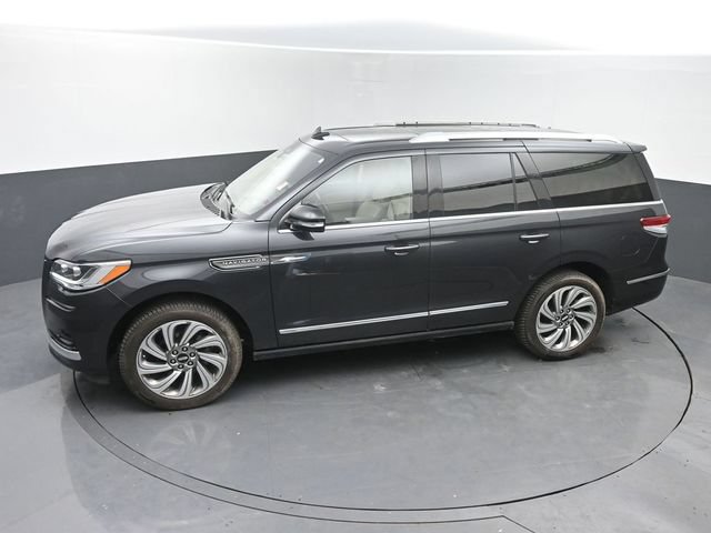 Used 2023 Lincoln Navigator Reserve w/ Equipment Group 201A AWD/4WD image 37