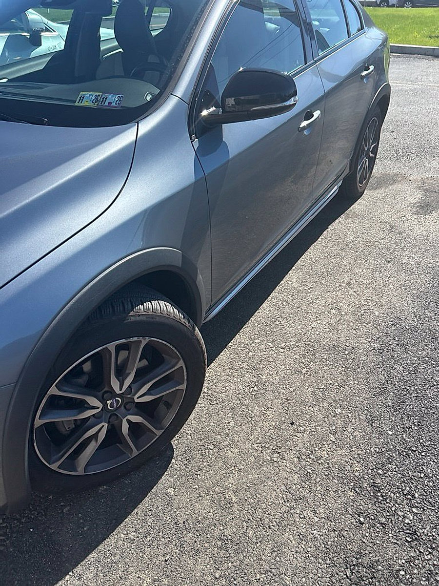 Used 2017 Volvo S60 T5 Cross Country Platinum AWD/4WD image 3
