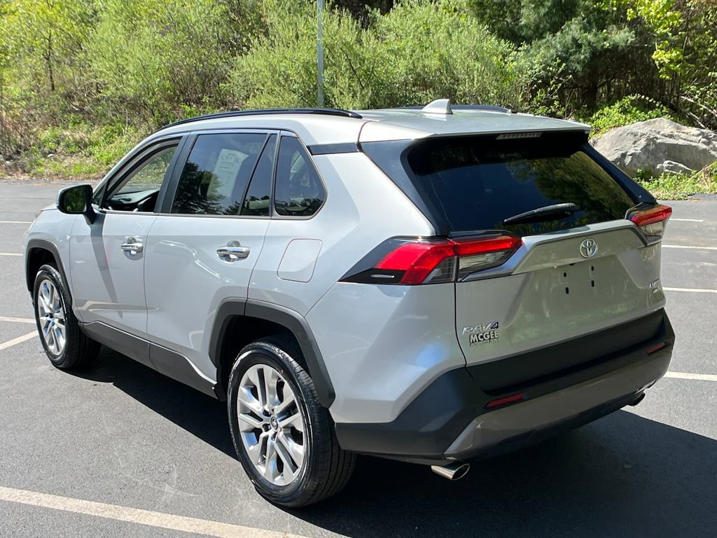 Used 2019 Toyota RAV4 Limited w/ Cold Weather Package AWD/4WD image 3
