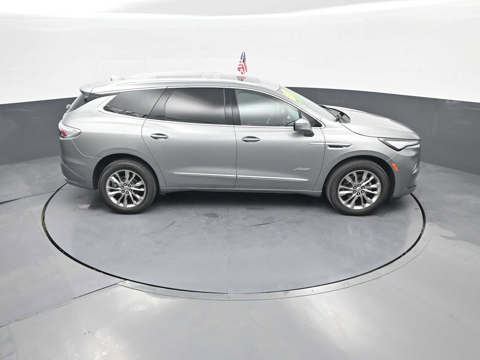 Used 2024 Buick Enclave Avenir AWD/4WD image 41