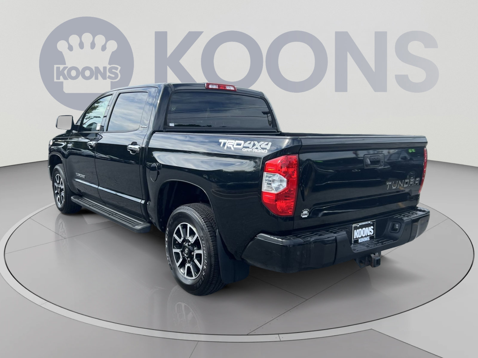 Used 2018 Toyota Tundra Limited w/ Limited Premium Package AWD/4WD image 4