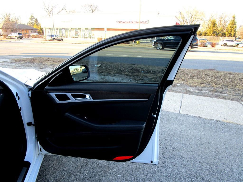 Used 2016 Hyundai Genesis 3.8 w/ Option Group 04 image 32