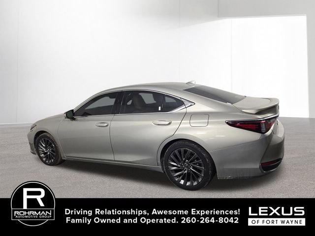 Certified 2024 Lexus ES 300h w/ Luxury Package image 10